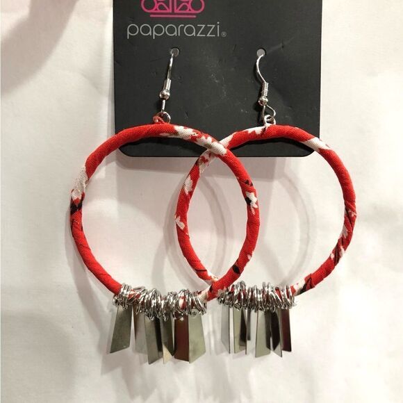 Paparazzi Red & White Garden Chimes Earrings (a)34 - Picture 3 of 8